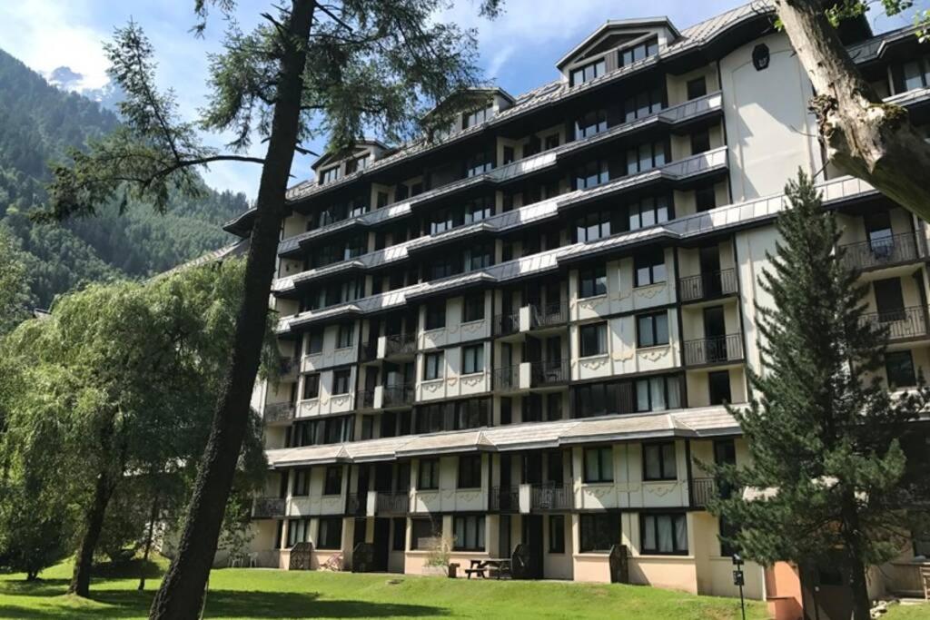Au Coeur De Chamonix, Un Ecrin De Verdure Lägenhet Exteriör bild